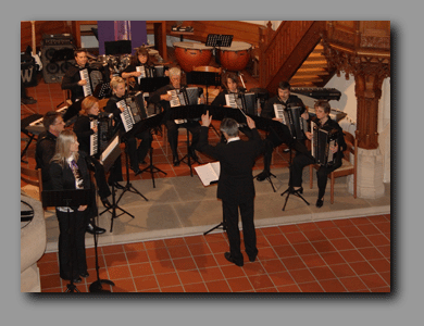 7488_Ensemble_02